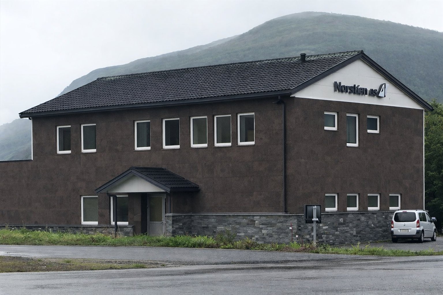 Norstein AS sine lokaler i Eide